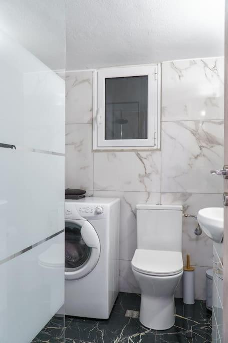 4 Family And Friends - Acropolis View Apartment Athens Luaran gambar