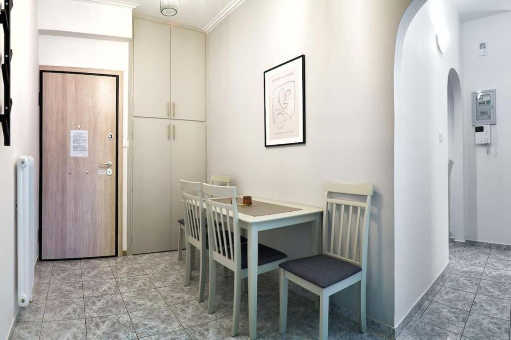 4 Family And Friends - Acropolis View Apartment Athens Luaran gambar